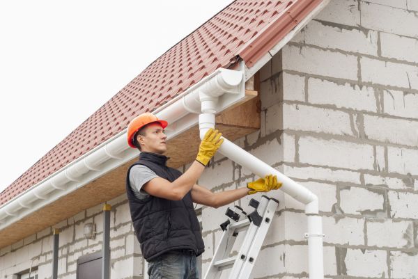 Cost of Gutter Downspout Unclogging in Gilroy